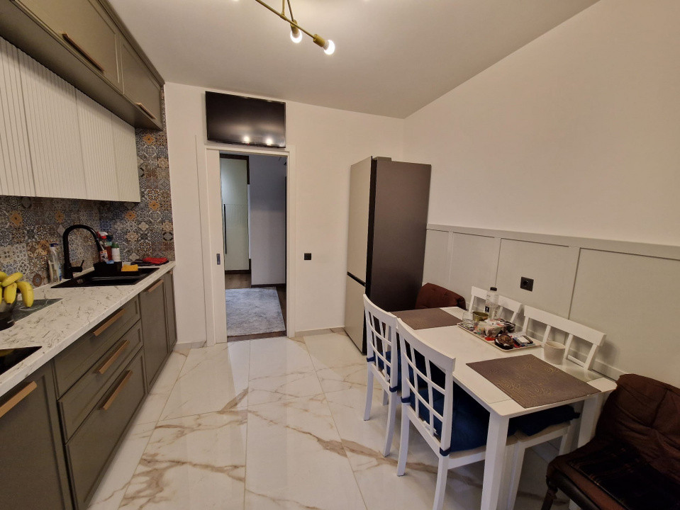 Apartament 3 camere, 82 mp, 2 terase, parcare si boxa, Frunzișului