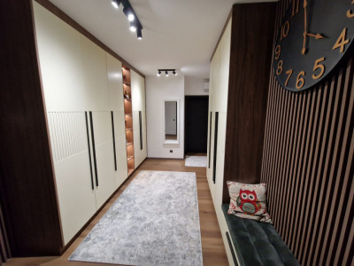Apartament 3 camere, 82 mp, 2 terase, parcare si boxa, Frunzișului