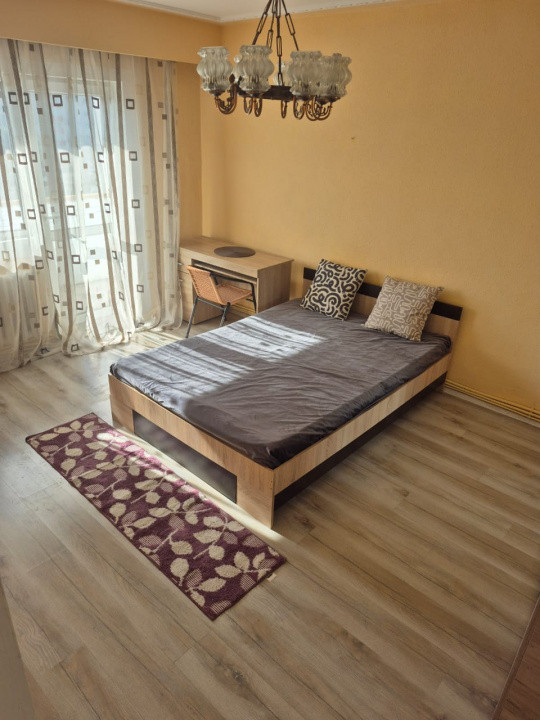 Apartament cu 3 camere decomandate, 67 mp , zona străzii Primăverii