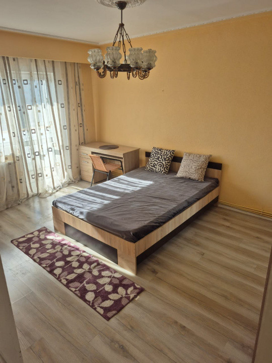 Apartament cu 3 camere decomandate, 67 mp , zona străzii Primăverii