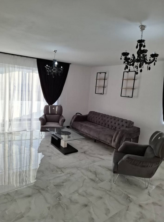 Apartament de 3 camere, etaj intermediar, zona strazii Calea Baciului