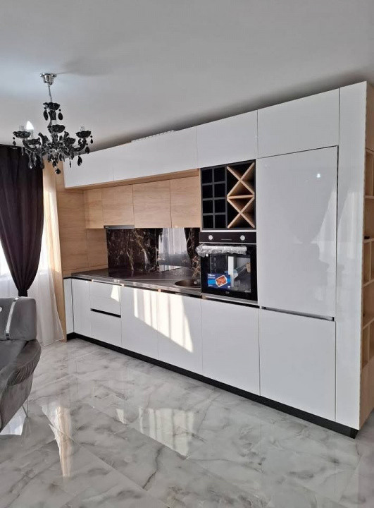 Apartament de 3 camere, etaj intermediar, zona strazii Calea Baciului