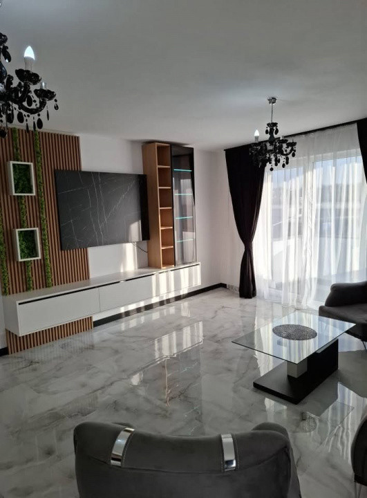Apartament de 3 camere, etaj intermediar, zona strazii Calea Baciului