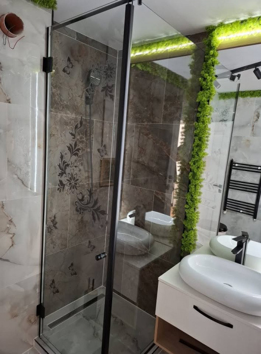 Apartament de 3 camere, etaj intermediar, zona strazii Calea Baciului