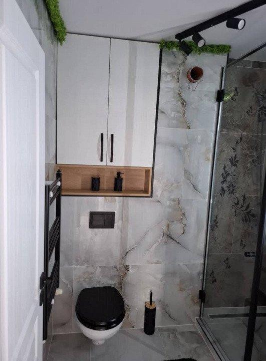 Apartament de 3 camere, etaj intermediar, zona strazii Calea Baciului
