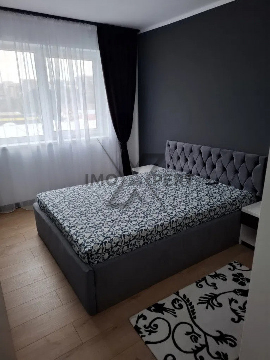 Apartament de 3 camere, etaj intermediar, zona strazii Calea Baciului