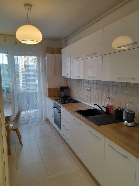 Apartament 3 camere decomandate cu 2 parcari si boxa, zona BMW
