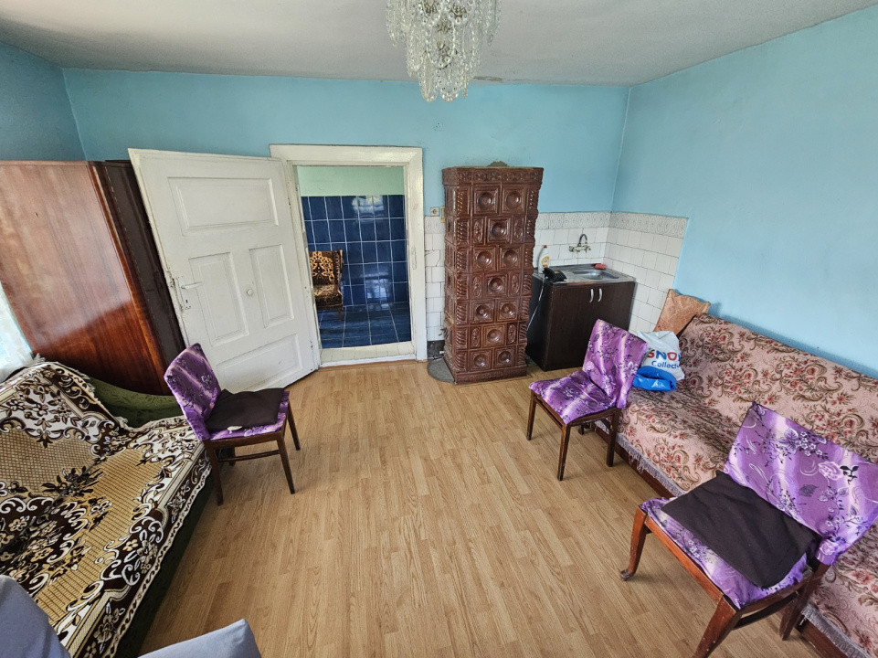 Casa individuala, teren 2200 mp intravilan, drum asfaltat Nadaselu 