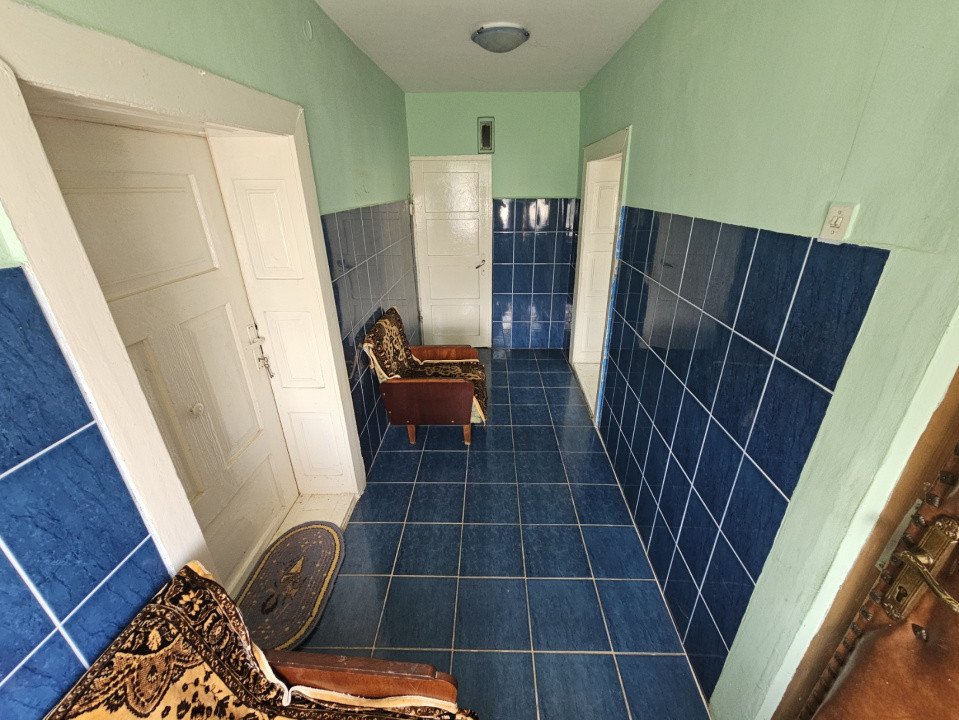 Casa individuala, teren 2200 mp intravilan, drum asfaltat Nadaselu 