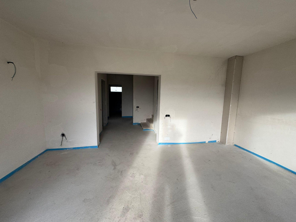 Duplex 120 mp, Terasa , Garaj , Gradina, zona Valea Chintaului!