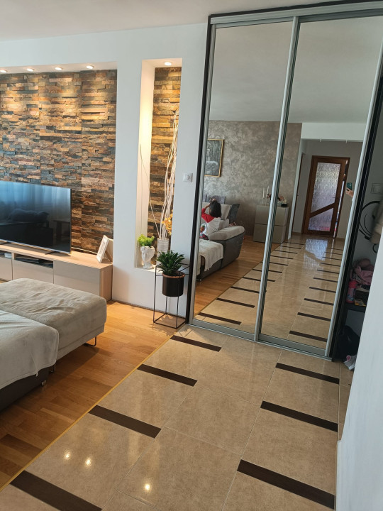 Apartament 3 camere de 100m2, etaj 1 , Andrei Muresanu!
