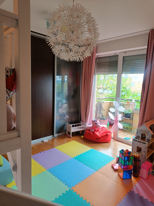Apartament 3 camere de 100m2, etaj 1 , Andrei Muresanu!