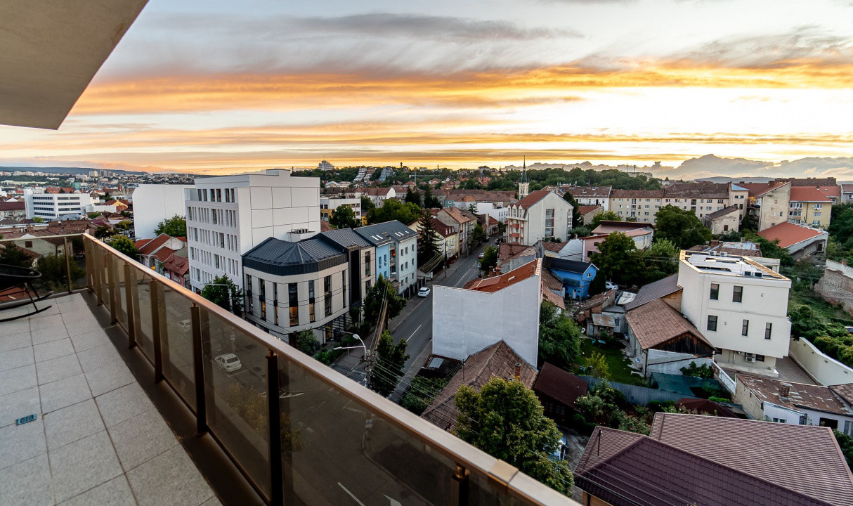 Semicentral Penthouse 3 camere 85 mp + terasă panoramică 2 parcari subterane