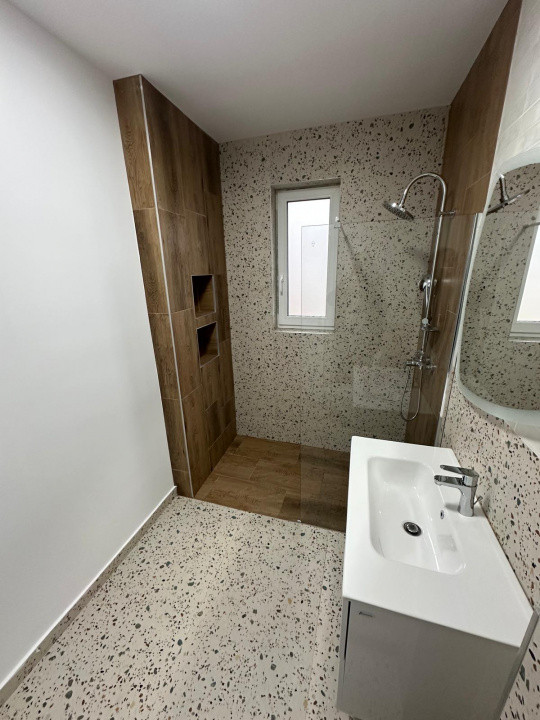 Apartament 3 camere, doua bai, orientare Sud , Baciu Regal 