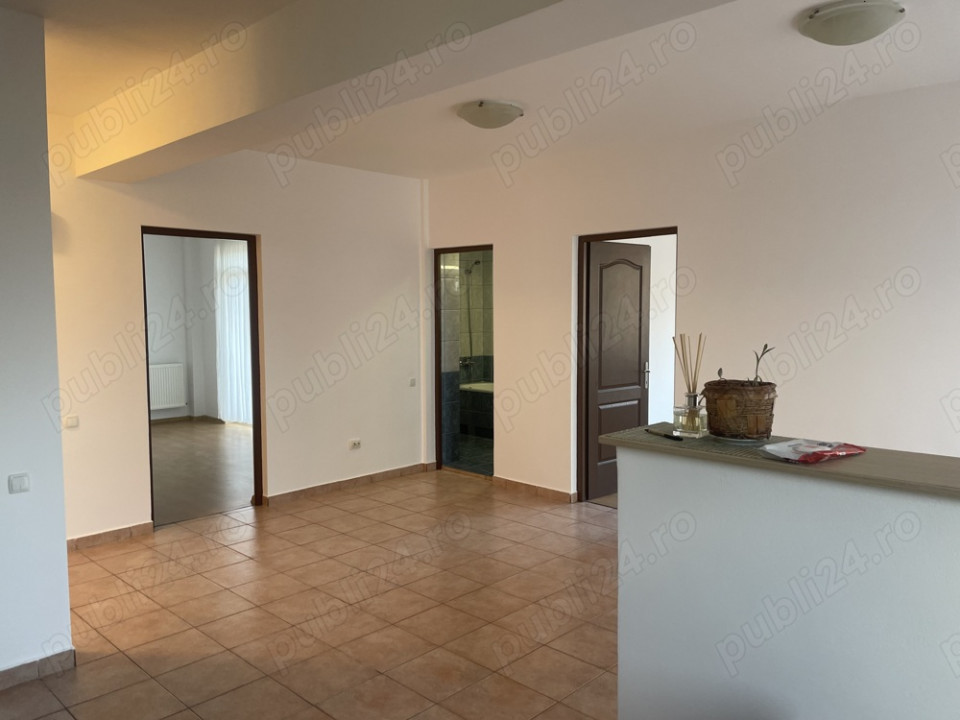 Apartament cu 3 camere, 2 balcoane, 1 terasa, 68mp utili, Manastur zona Nora