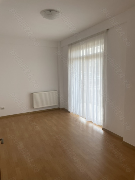 Apartament cu 3 camere, 2 balcoane, 1 terasa, 68mp utili, Manastur zona Nora