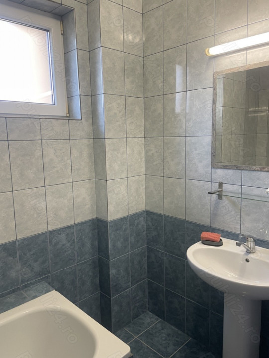 Apartament cu 3 camere, 2 balcoane, 1 terasa, 68mp utili, Manastur zona Nora