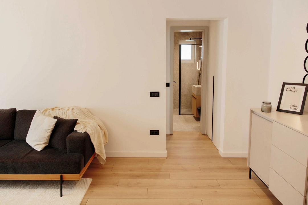 Apartament cu 2 camere în zona Piața Flora 