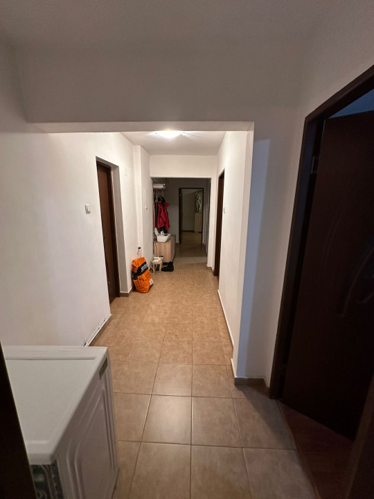 Apartament decomandat,3 camere,2 bai  cartier Intre lacuri