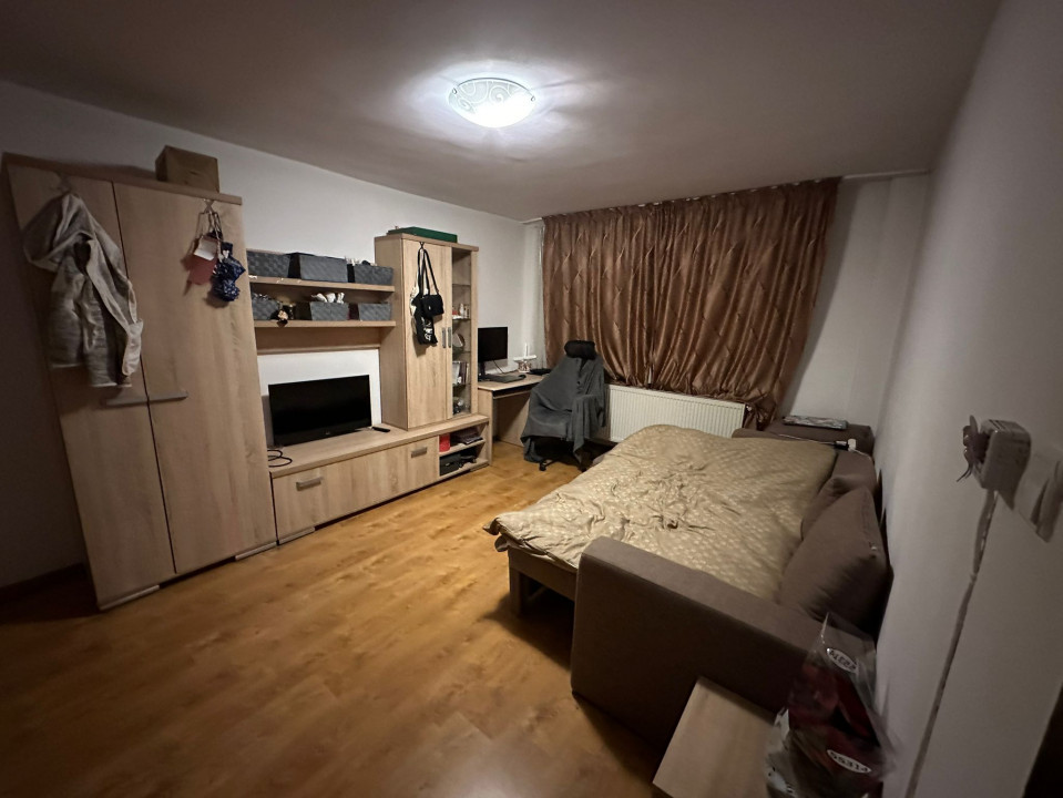 Apartament decomandat,3 camere,2 bai  cartier Intre lacuri