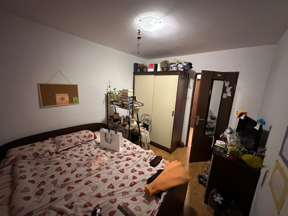 Apartament decomandat,3 camere,2 bai  cartier Intre lacuri