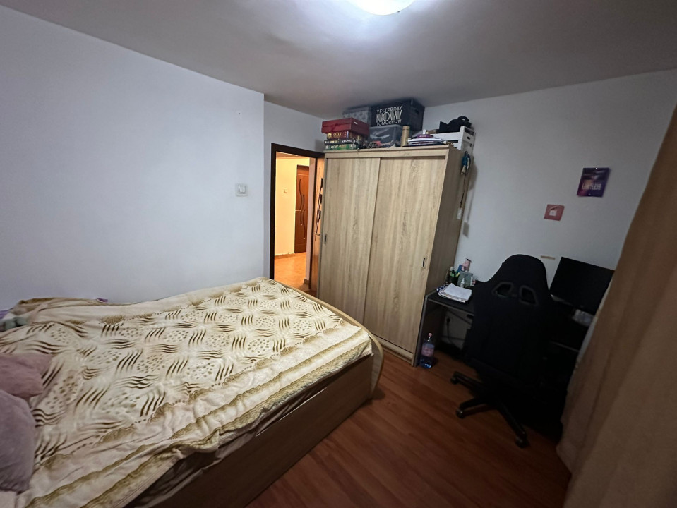 Apartament decomandat,3 camere,2 bai  cartier Intre lacuri