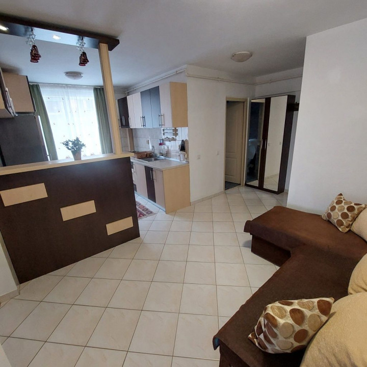 Apartament de 3 camere, etaj intermediar, cartier Europa