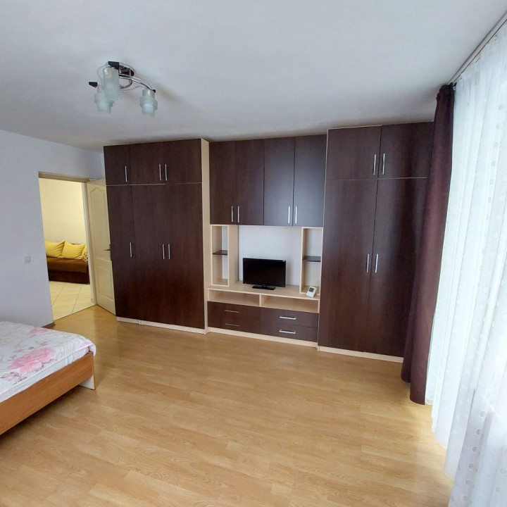 Apartament de 3 camere, etaj intermediar, cartier Europa