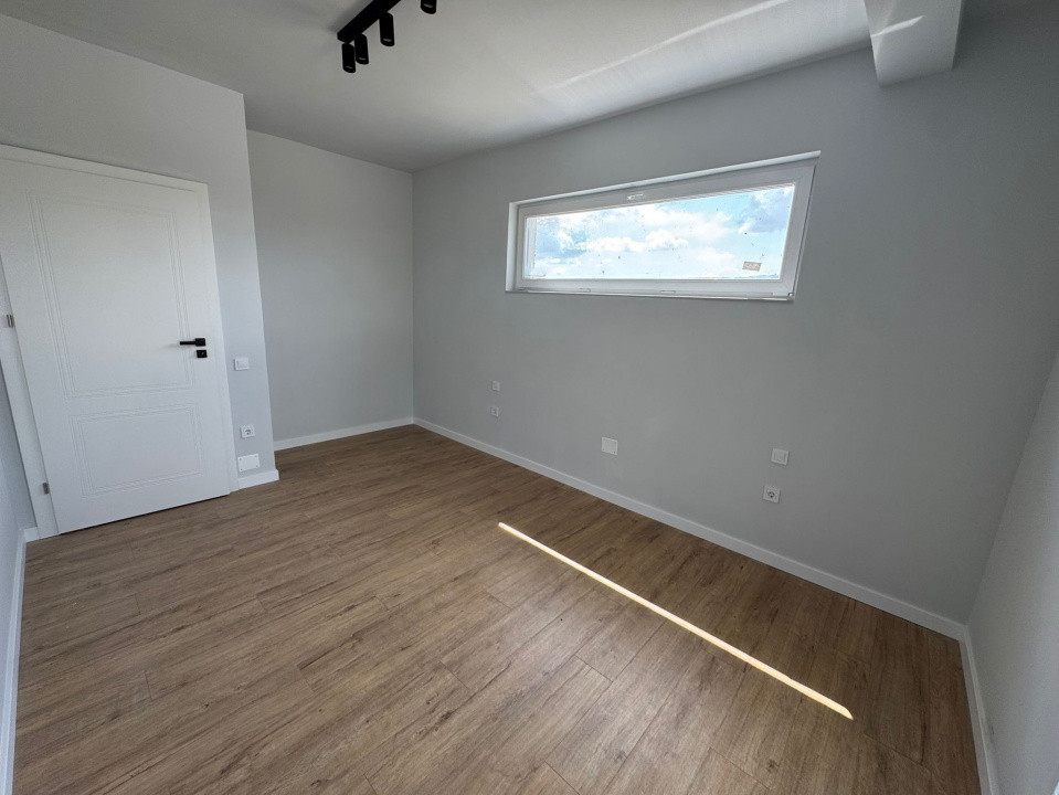 Duplex, Finisat, 4 camere, 3 bai, Teren 370 , Complex Nou!