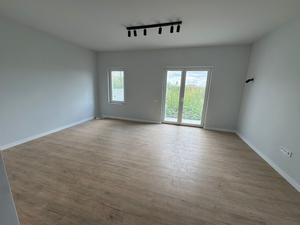 Duplex, Finisat, 4 camere, 3 bai, Teren 370 , Complex Nou!