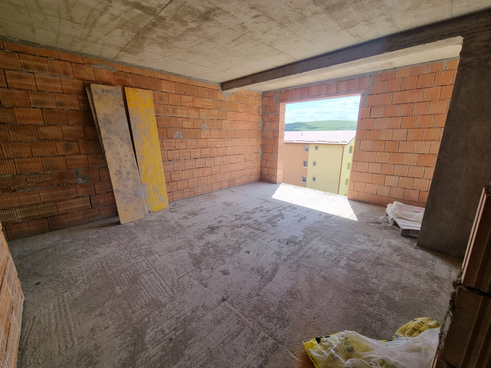 Apartament 3 camere, doua bai, orientare Vest , Baciu Regal 