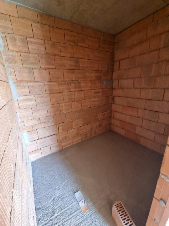 Apartament 3 camere, doua bai, orientare Vest , Baciu Regal 