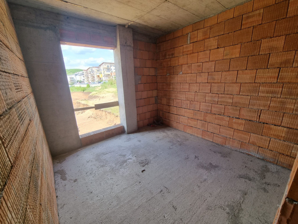 Apartament 3 camere, doua bai, orientare Vest , Baciu Regal 