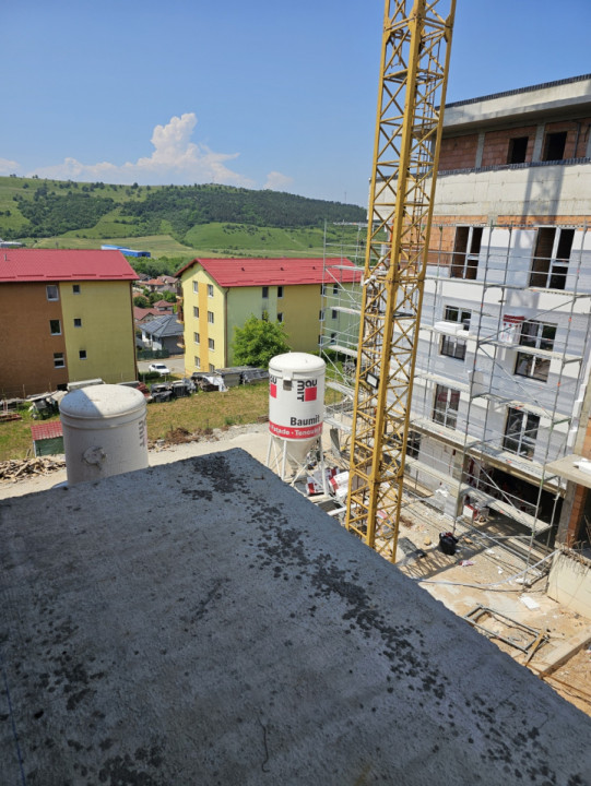 Apartament 3 camere, doua bai, orientare Vest , Baciu Regal 