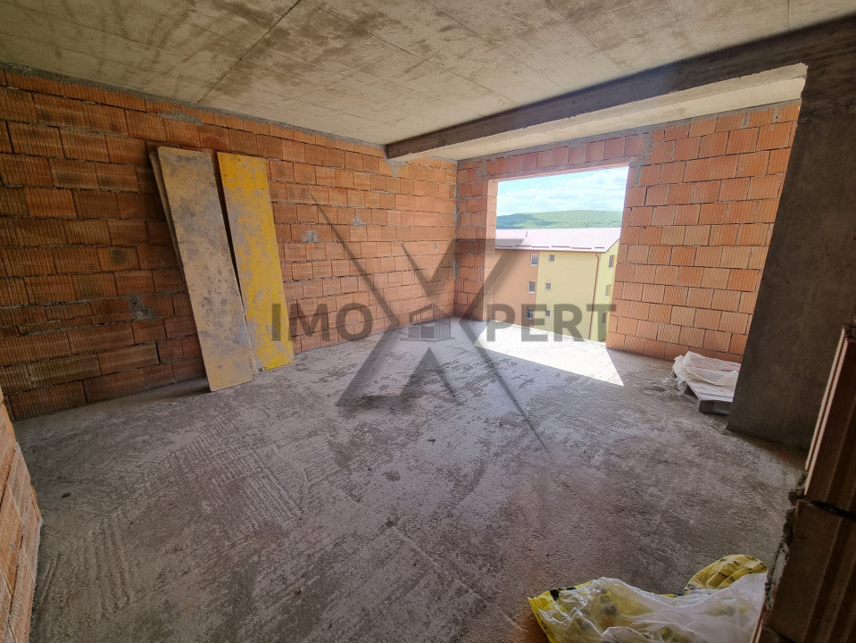 Apartament 3 camere, doua bai, orientare Vest , Baciu Regal 