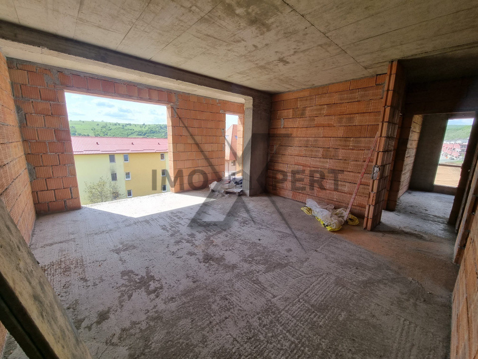 Apartament 3 camere, doua bai, orientare Vest , Baciu Regal 