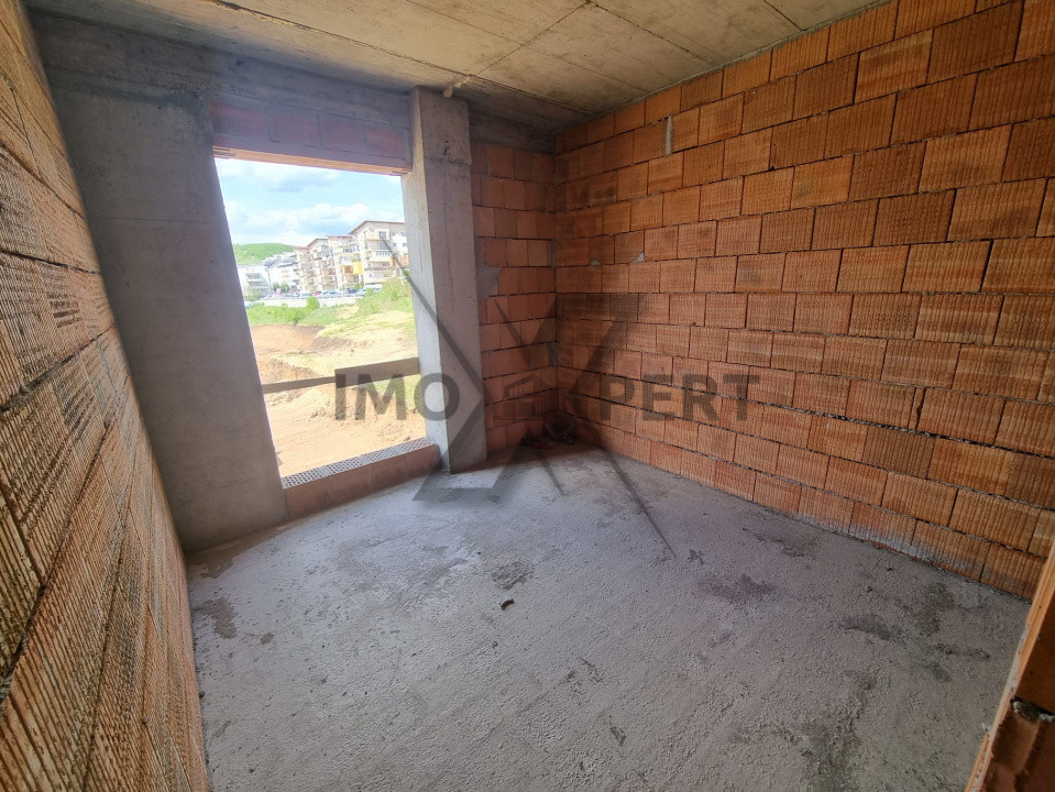 Apartament 3 camere, doua bai, orientare Vest , Baciu Regal 