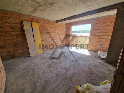 Apartament 3 camere, doua bai, orientare Vest , Baciu Regal 