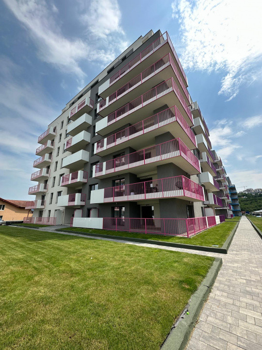 Apartament 3 camere, terasa 20 mp, 2 bai, zona Vivo 