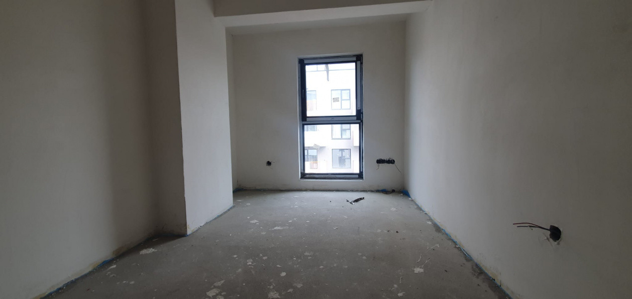 Apartament 3 camere, terasa 20 mp, 2 bai, zona Vivo 