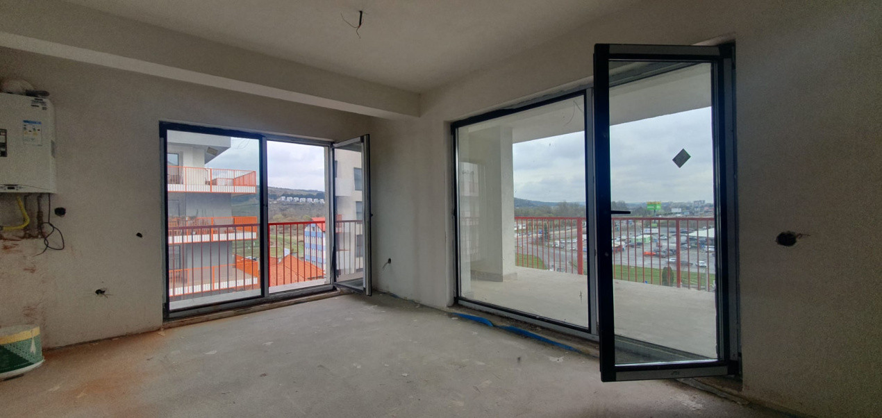 Apartament 3 camere, terasa 20 mp, 2 bai, zona Vivo 