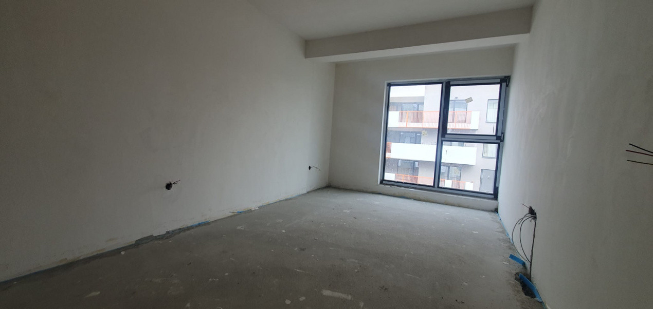 Apartament 3 camere, terasa 20 mp, 2 bai, zona Vivo 