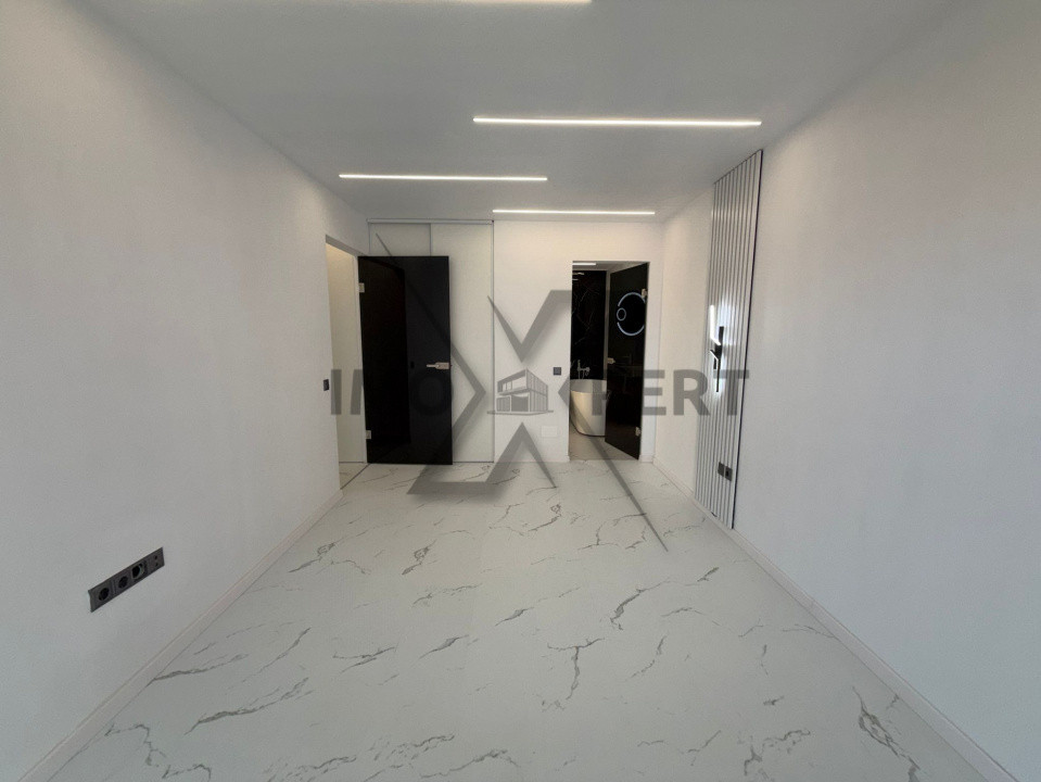 Apartament 3 camere, terasa 20 mp, 2 bai, zona Vivo 