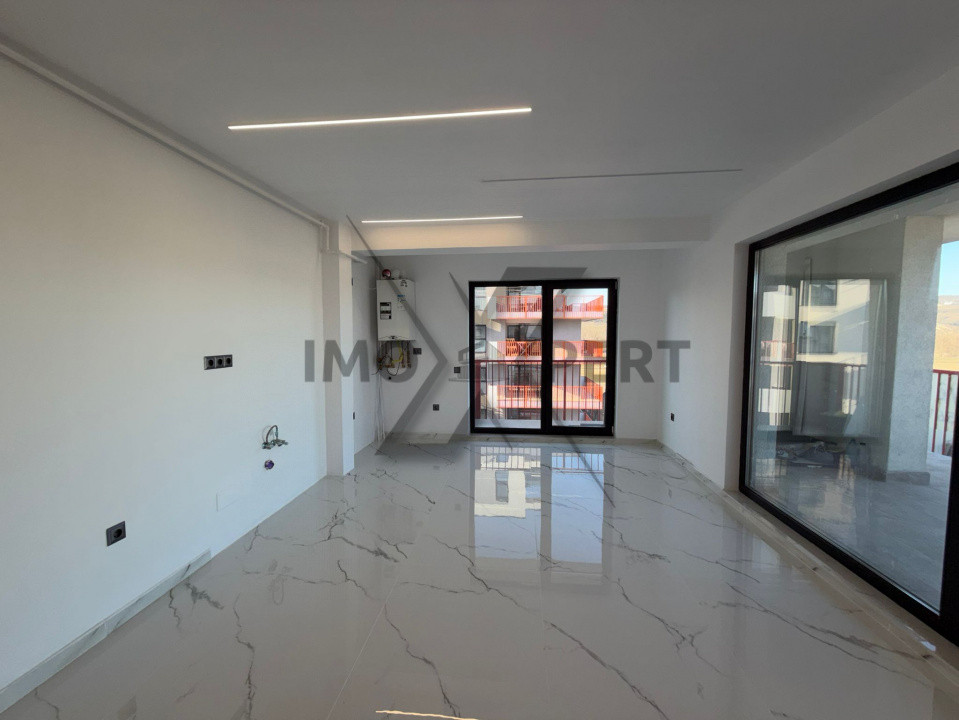 Apartament 3 camere, terasa 20 mp, 2 bai, zona Vivo 