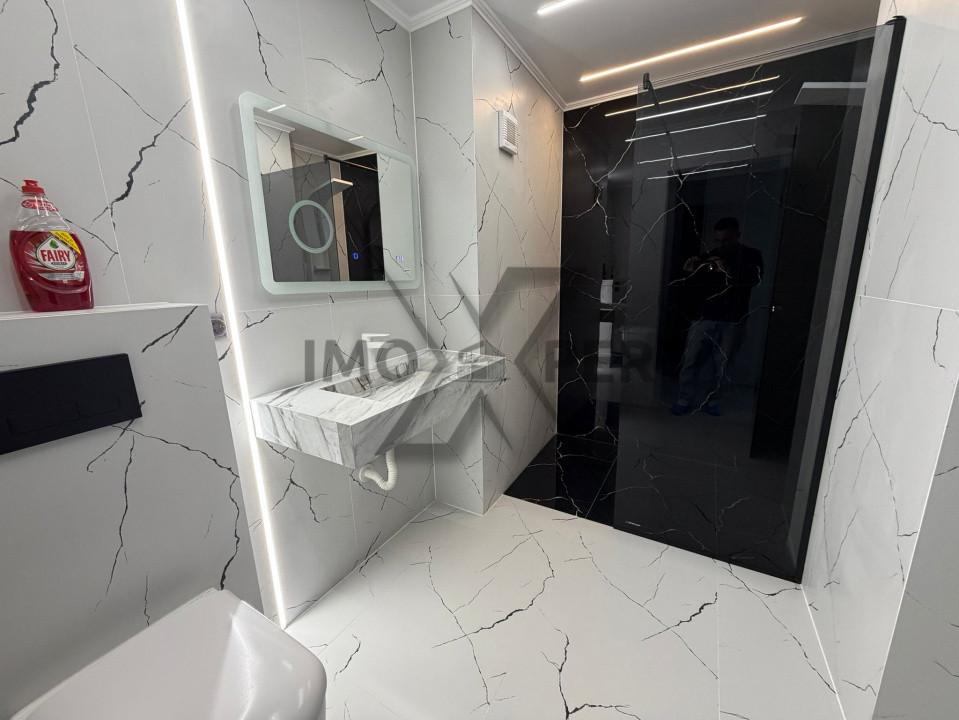 Apartament 3 camere, terasa 20 mp, 2 bai, zona Vivo 