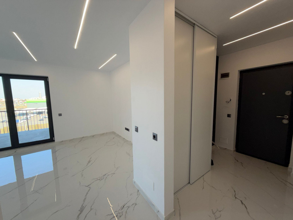 Apartament 3 camere, terasa 20 mp, 2 bai, zona Vivo 