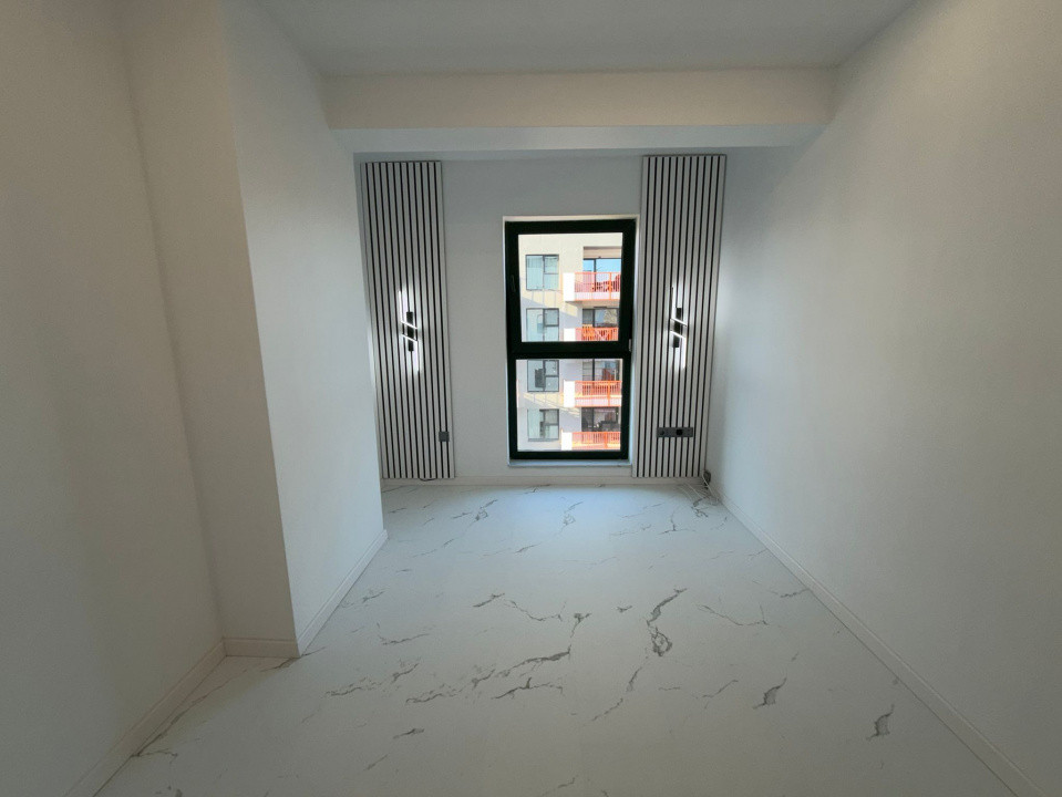 Apartament 3 camere, terasa 20 mp, 2 bai, zona Vivo 