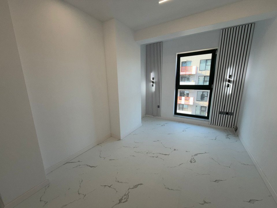 Apartament 3 camere, terasa 20 mp, 2 bai, zona Vivo 
