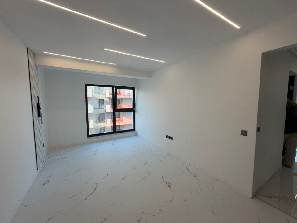 Apartament 3 camere, terasa 20 mp, 2 bai, zona Vivo 