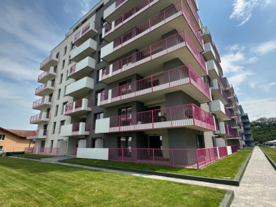 Apartament 3 camere, terasa 20 mp, 2 bai, zona Vivo 